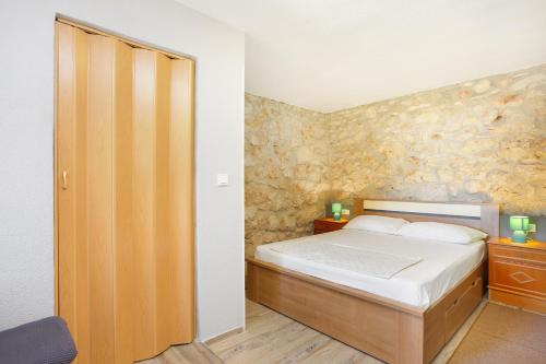 Holiday house with a swimming pool Razanj, Rogoznica - 17904, Rogoznica (photo 4)