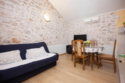 Holiday house with a swimming pool Razanj, Rogoznica - 17904, Rogoznica (photo 9)