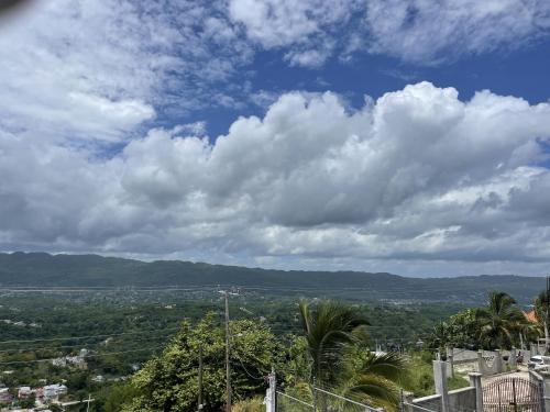 Skyline Suites, breathtaking mountains & city view apts