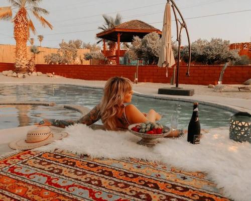 Relaxing Private POOL and Jacuzzi Joshua Tree Home