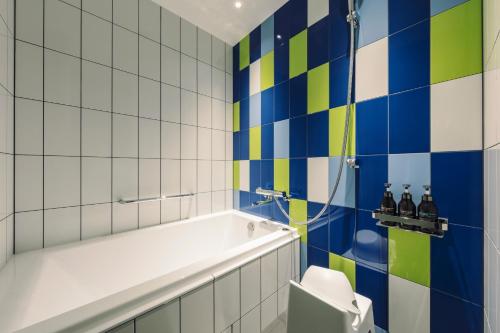 room detail thumbnail 2