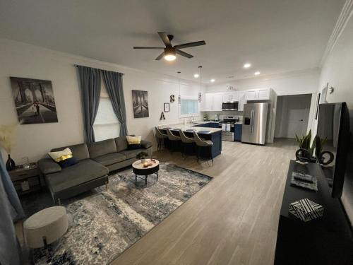 City Serenity-2BR Home away from Home. 6 Min from ATL Airport — other in 3273 Elm Street, Atlanta United States, GA 30337