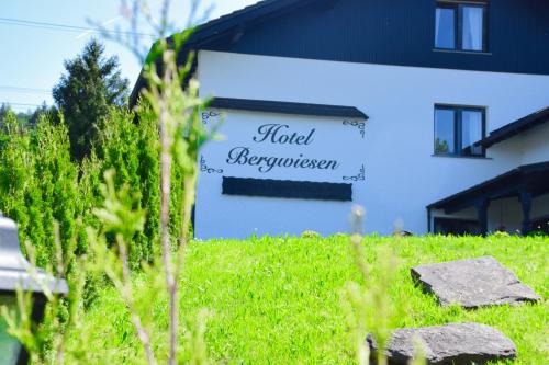 Hotel Bergwiesen - Zimmer mit Balkon oder Terasse in Lohr, Deutschland