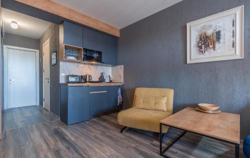 Touch the Mountains, Twins Hotel, New Gudauri, Dusheti