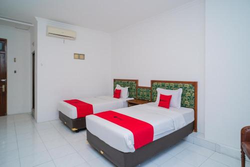 OYO 1136 Hotel Surya Solo Room Type - Delxue Twin Room
