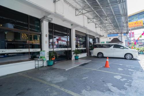 RedDoorz Plus at Hotel Surya Solo – Surakarta (Solo), ID
