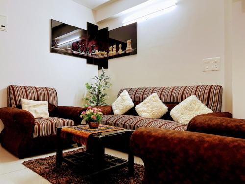 Cozy 2BHK condo surrounded with greenery.