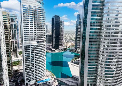 Cosmos Living Modern Studio Near Dubai Marina - main image