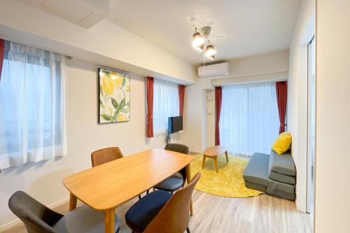 1 double bed, 1 sofa bed, 1 futon bed