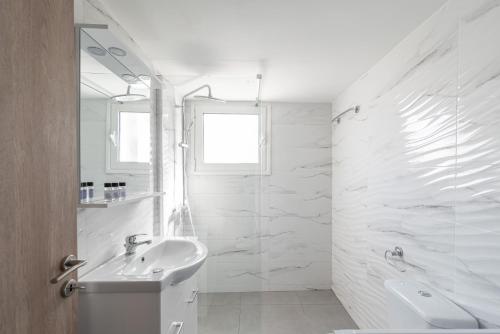 Blue Riviera villas & suites - Alimos 2, Atene (foto 3)