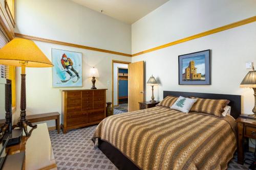 Penthouse 2796 Slopeside Ski In Ski Out Condo in Keystone, USA