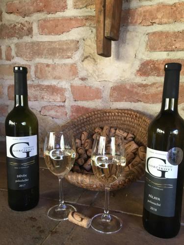 Na úpatí Pálavy Na úpatí Pálavy