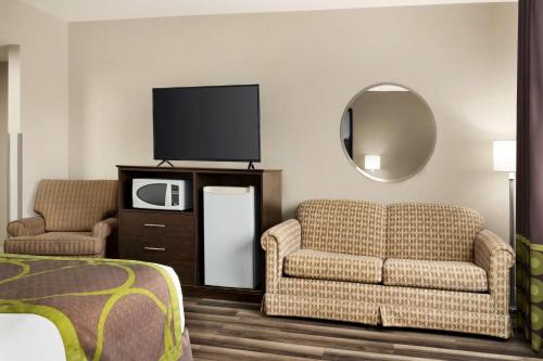 Super 8 by Wyndham Sarnia ON