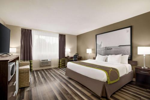 Super 8 By Wyndham Sarnia On in Sarnia (Ontario)
