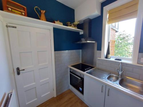 Inviting 1-bed Apartment in Herne Bay - Tap to explore photos