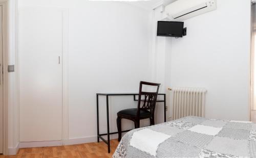 Hostal Tokio - image 4