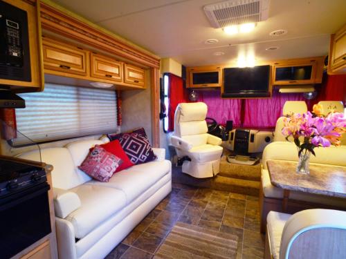 Luxury American RV with Hot Tub