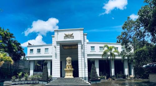 . Sundale Hotel