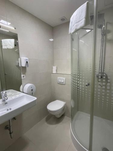 OPERA16 Guestrooms - image 6