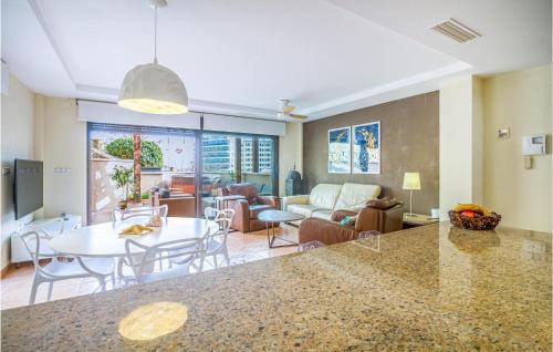 Nice home in Elche with Outdoor swimming pool WiFi and 3 Bedrooms - image 7