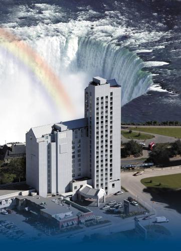 The Oakes Hotel Overlooking the Falls