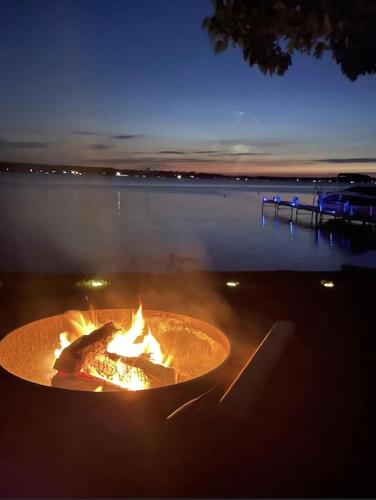 Beautiful Waterfront House in Owasco Lake in Owasco (NY)