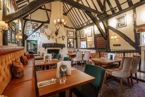 ห้องอาหาร, The George Hotel, Dorchester-on-Thames, Oxfordshire - The Coaching Inn Group in วอลลิ้งฟอร์ด