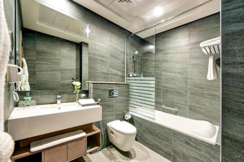 One Bedroom Apartment In DIP By Luxury Bookings - image 2