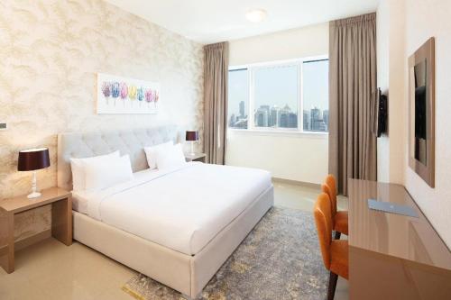 One Bedroom Apartment Near Fmart Marina By Luxury Bookings