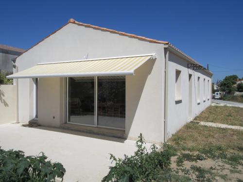 Maison neuve dans Saintes avec terrasse et jardin - Location saisonnière - Saintes