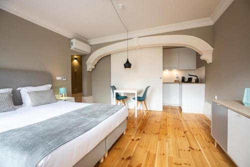 MyStay Porto Bolhão - Pool & Garden - main image