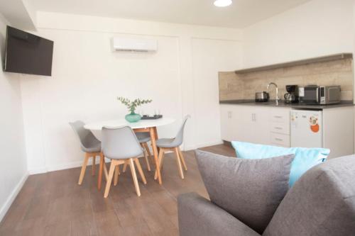 Kitchen, Rozas Apart near Ministro Pistarini International Airport