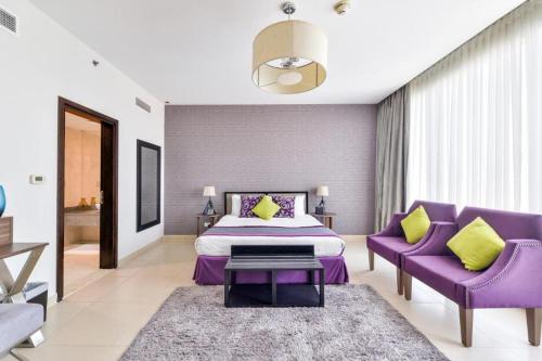 One Bedroom Apartment On SZR Near Wtc Metro By Luxury Bookings