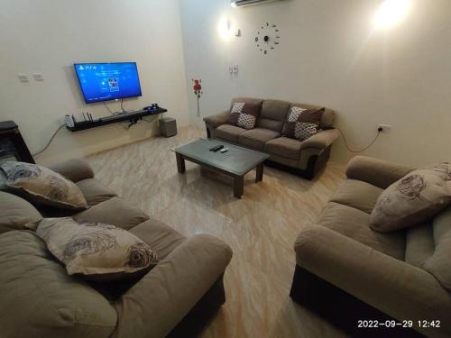 . Spacious 1-bedroom 3min drive to Al Bayt Stadium.