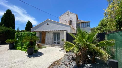 Villa Pierre et Mer, maison 6 personnes a deux pas des plages - Location saisonnière - Hyères