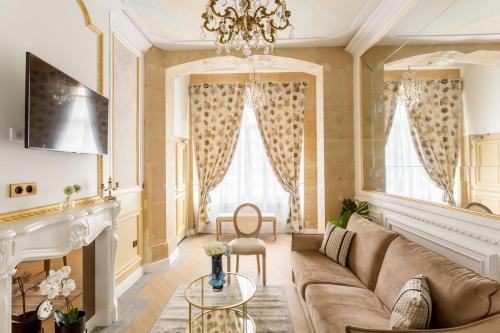 Luxury 2 bedrooms 1 bathroom with shower apartment-Madeleine