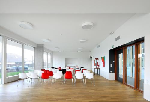 Hotel Middelpunt - Gratis Parking - Ontbijt inbegrepen! – Middelkerke, UT