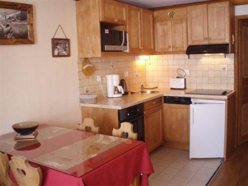 Appartement Les Menuires, 2 pièces, 4 personnes - FR-1-452-245 Les Menuires