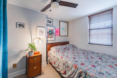 Bedroom in thoughtfully decorated East Passyunk home (South Philadelphia), Philadelphia (Foto 7)