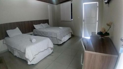 1 double bed, 1 twin bed