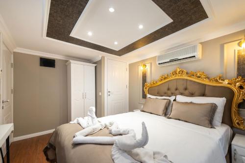 Standard Double Room image 10