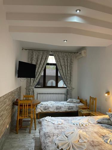 Hotel Hitar Petar - image 14
