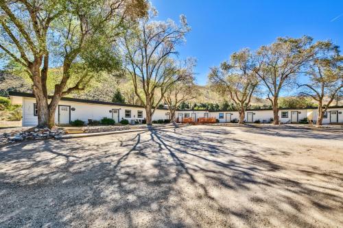 The Historic West Walker Motel