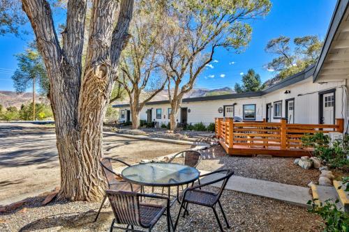 The Historic West Walker Motel