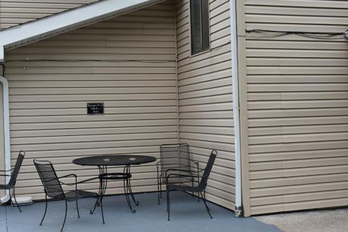 ทัศนียภาพภายนอกโรงแรม, ซูเปอร์ 8 บาย วินด์แฮม ลาเวล/คัมเบอร์แลนด์ แอเรีย (Super 8 By Wyndham La Vale/Cumberland Area) in ลาวาล (แมรีแลนด์)