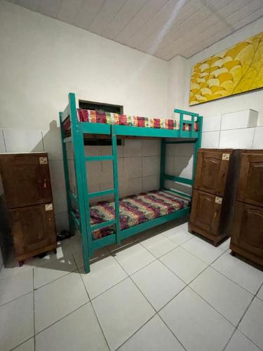 1 bunk bed