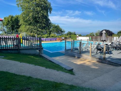 Entire Cozy Chalet in Bideford Bay Holiday Park