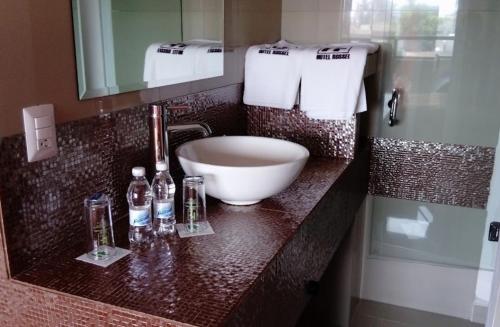 Hotel Rossel Plaza – Mexico City, NJ