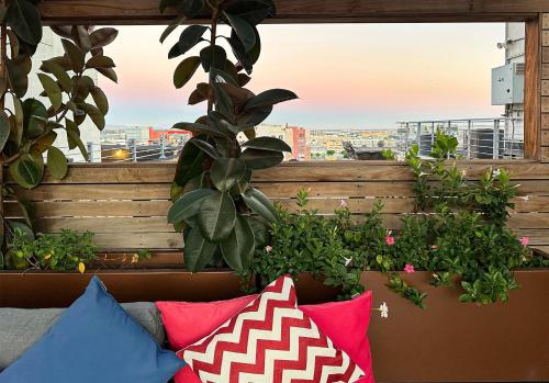 Urban Loft Apartment - image 5