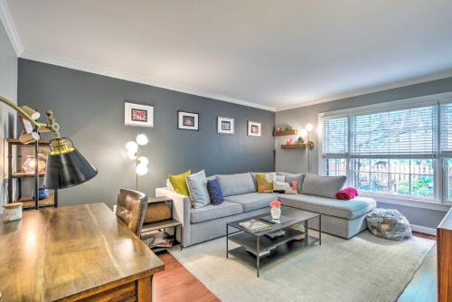 Modern Alexandria Townhome 6 Mi to Old Town!